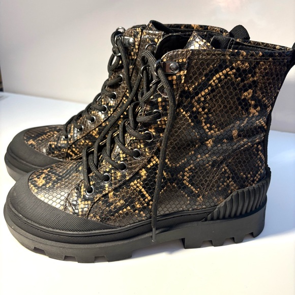 Circus by Sam Edelman Shoes - Women’s’ Circus by Sam Edelman, vegan, snakeskin colour Boots, Sz 8, like new